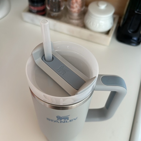 30oz Stanley Quencher - Picture 2 of 3